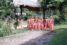 Las mujeres de la etnia Pa Then de la provincia de Tuyen Quang. (Fuente: VNA)