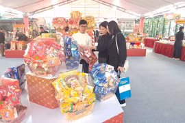En los stands del evento (Fuente: VNA)