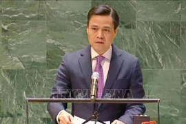 El embajador Dang Hoang Giang, jefe de la misión permanente de Vietnam ante la ONU, habla en la ceremonia (Fuente: VNA)