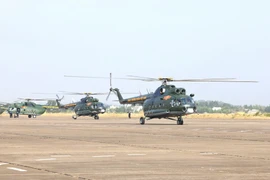 Fuerza aérea de Vietnam entrena para el 80.º aniversario del Día Nacional