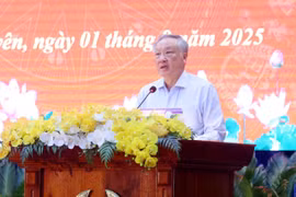 El viceprimer ministro permanente de Vietnam, Nguyen Hoa Binh, pronuncia un discurso en la ceremonia. (Fuente: VNA)