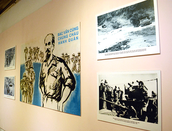 Exhiben fotos sobre histórica victoria de primavera de 1975 ảnh 1 Exhiben fotos sobre histórica victoria de primavera de 1975 ảnh 1