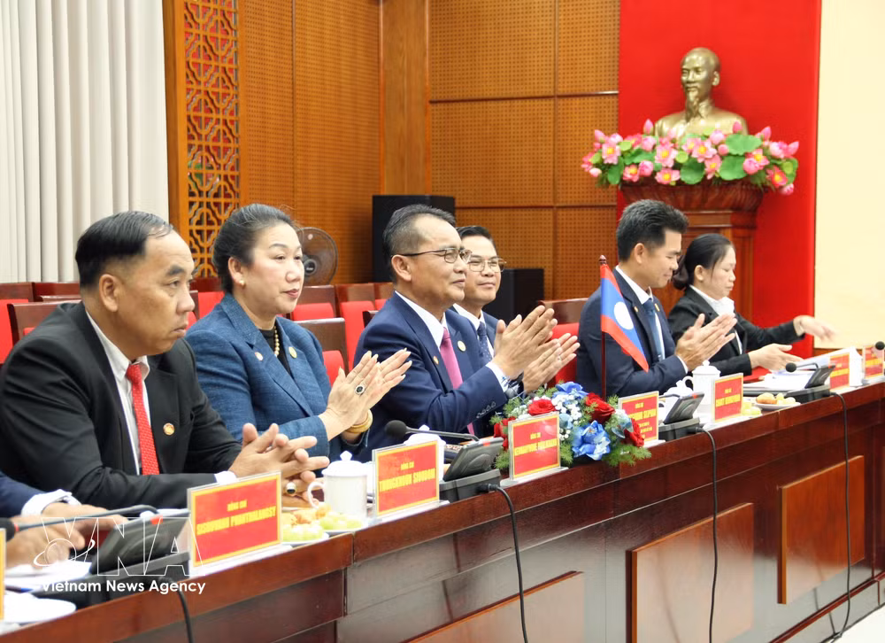 vnanet-potal-tang-cuong-hop-tac-giua-mat-tran-giua-hai-thu-do-ha-noi-va-vientiane-8978823.jpg