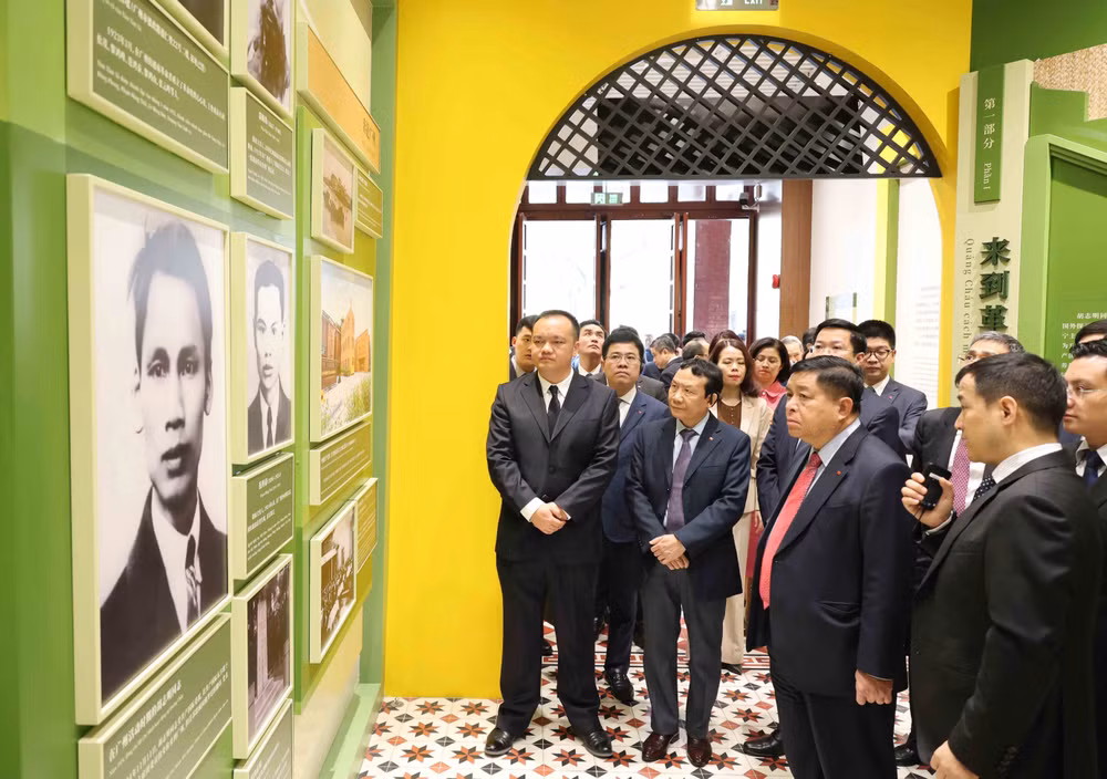 vna-potal-pho-thu-tuong-nguyen-chi-dung-tham-va-lam-viec-tai-tinh-quang-dong-trung-quoc-7924253.jpg