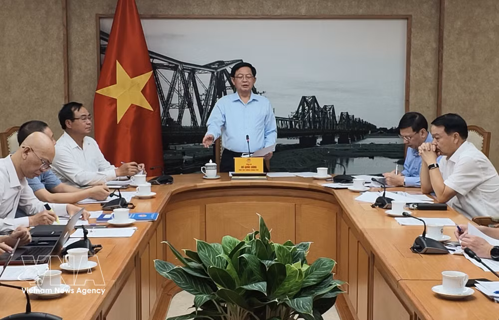 vnanet_potal-pho-thu-tuong-ho-quoc-dung-hop-ve-tinh-hinh-san-xuat-tieu-thu-xuat-nhap-khau-nong-lam-thuy-san-9121415.jpg