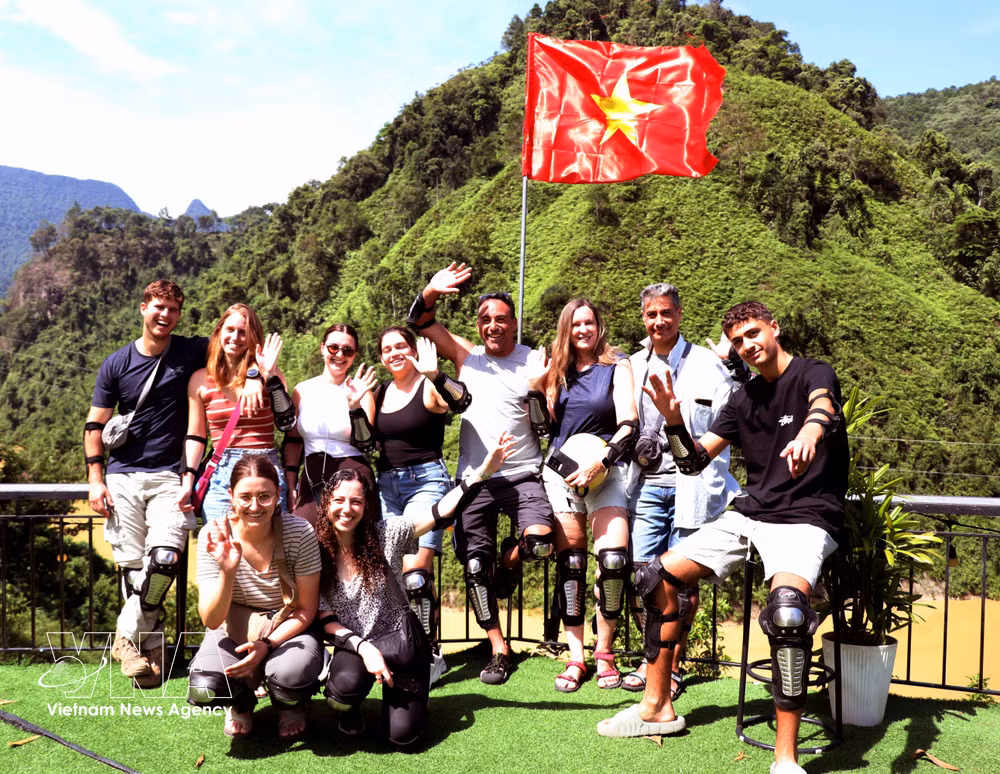vnanet-potal-tuyen-quang-don-luong-lon-du-khach-dip-nghi-le-quoc-khanh-8994629.jpg