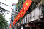 Banderas colgadas en Hanoi durante los días festivos (Fuente: VNA)