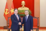 El secretario general del Partido Comunista de Vietnam, To Lam (derecha) recibe al embajador estadounidense en Hanoi, Marc Knapper (Fuente: VNA)