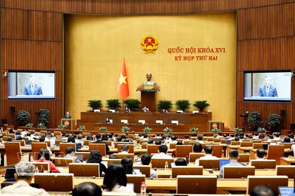 La Asamblea Nacional de Vietnam debate el proyecto de ley de Negocios Inmobiliarios (modificada). Foto: VNA