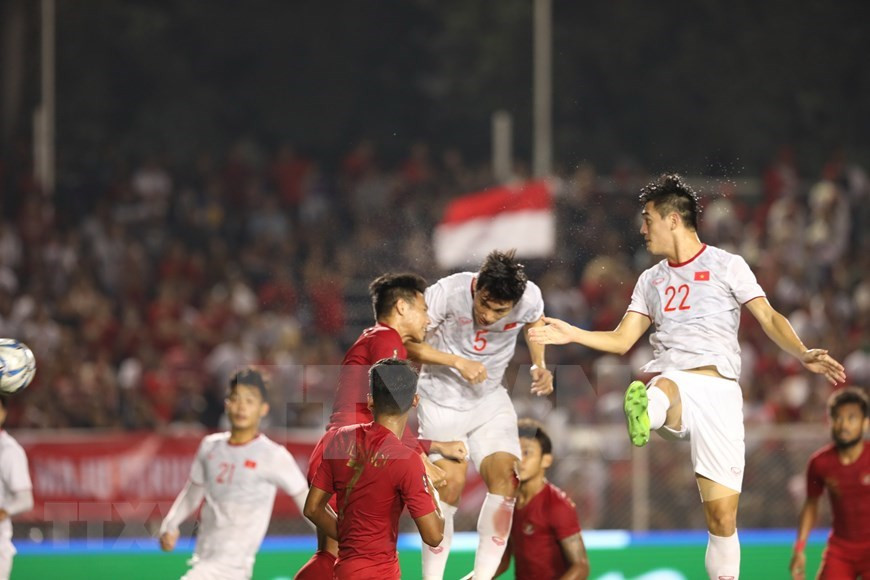 A pesar de las presiones que sufrieron en los últimos minutos del partido, los discípulos del entrenador surcoreano Park Hang- seo se mantuvieron firmes en defensa y despejaron todos los ataques del rival (Fuente: VNA) 