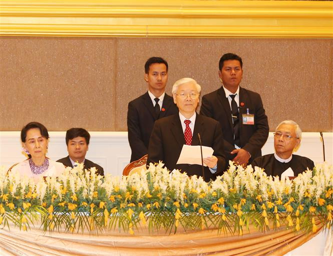 El secretario general del PCV, Nguyen Phu Trong, asistió a la recepción ofrecida por el presidente de Myanmar, Htin Kyaw (Fuente: VNA)
