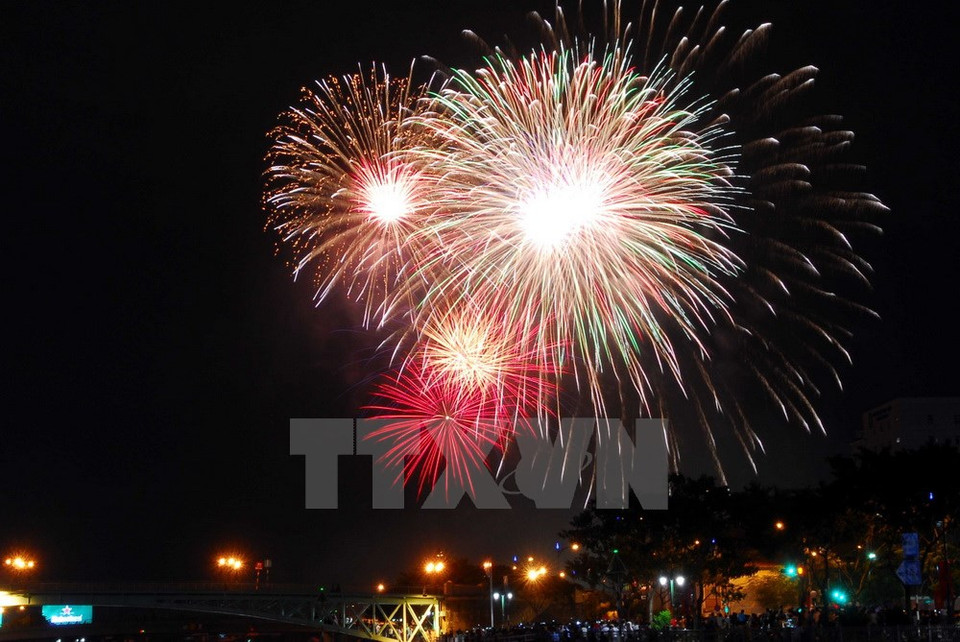 Ciudad Ho Chi Minh en multicolores (Fuente: VNA)