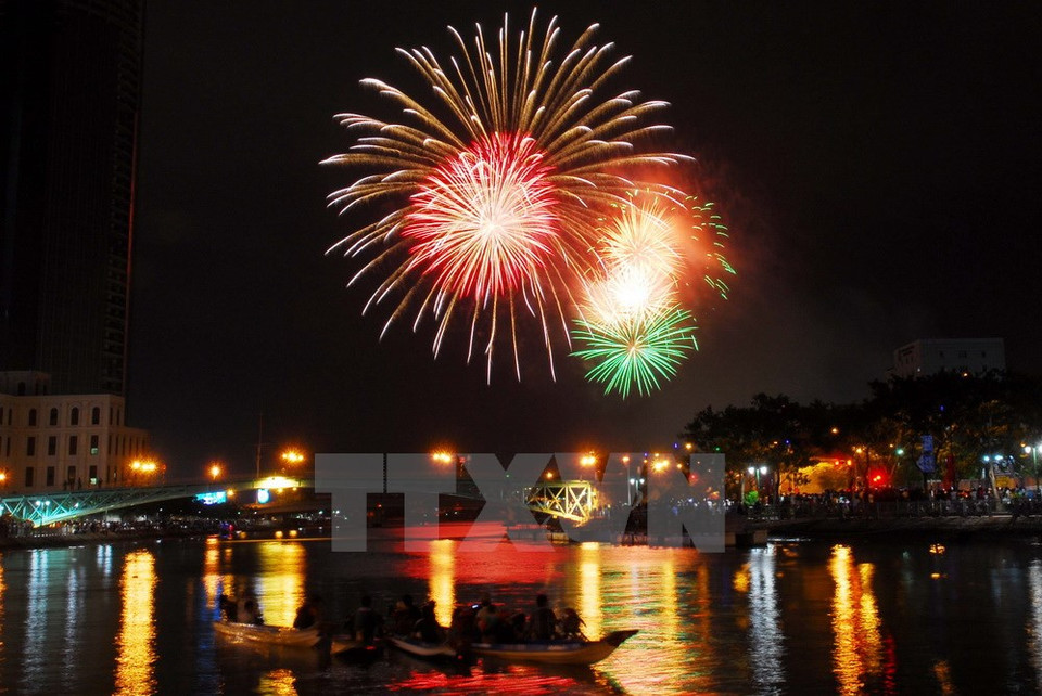 Ciudad Ho Chi Minh en multicolores (Fuente: VNA)