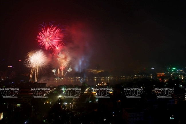 Celebrar el Día Nacional bajo las lluvias otoñales será un recuerdo inolvidable para los hanoyenses (Fuente: VNA)