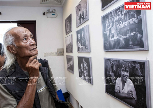 Un concurrente en la exposición 