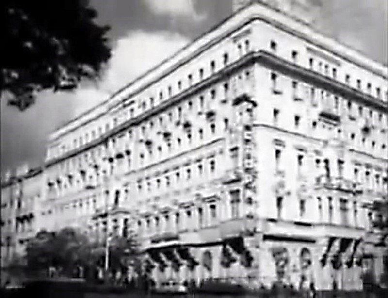 En 1923, Nguyen Ai Quoc llegó a Moscú (entonces capital de la Unión Soviética) para participar en las actividades de la Internacional Comunista. Vivió y trabajó desde finales de 1923 hasta principios de 1924 en el hotel Lux del número 10 en la calle de Tverskaya, reservado en ese momento para los cuadros y líderes de la clase trabajadora procedentes de diversos países que asistían a los programas de la Internacional Comunista (Fuente: Archivo de VNA)