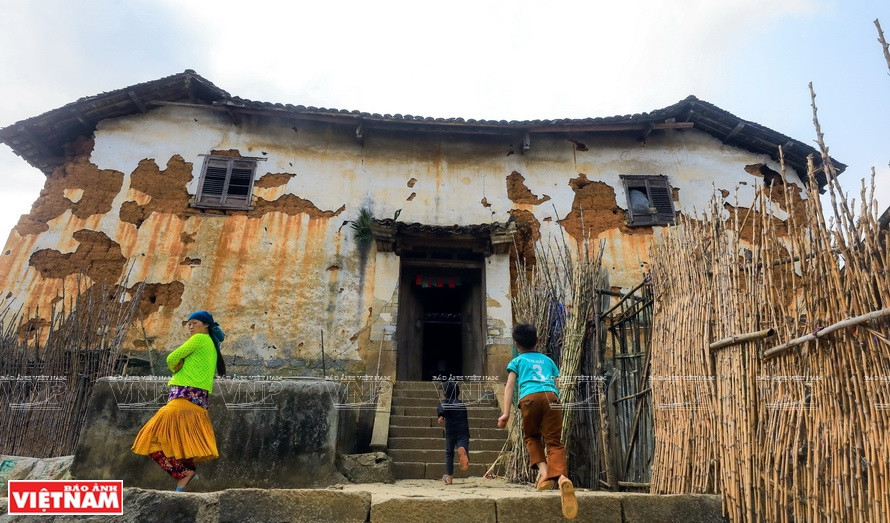 La casa antigua que se construyó hace cientos de años, muestra signos de la degradación (Fuente: Revista Ilustrada de Vietnam) 