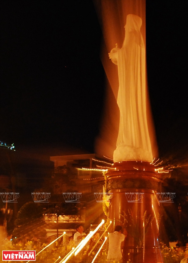 La estatua de mármol tiene altura de 4,6 metros. 