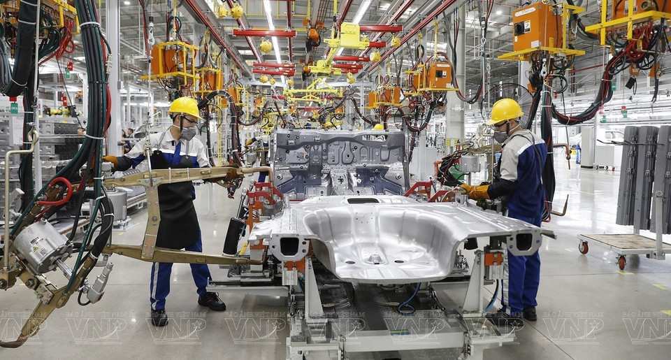 Vietnam establece la meta de que para 2030, el Producto Interno Bruto per cápita alcance siete mil 500 dólares. 