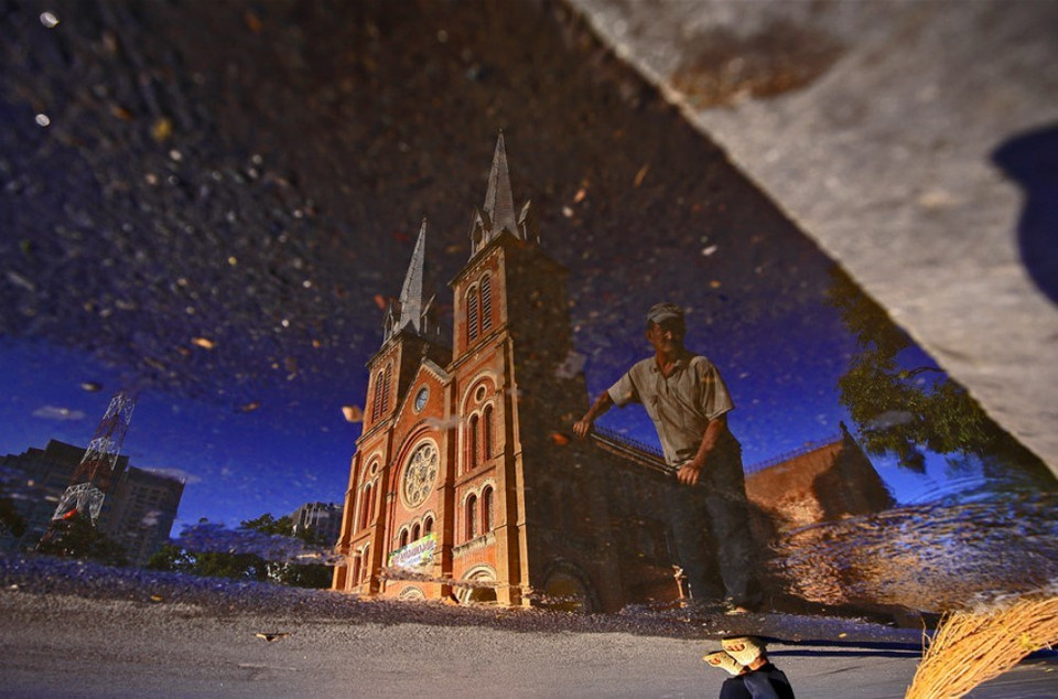 "Espejo en la ciudad" 