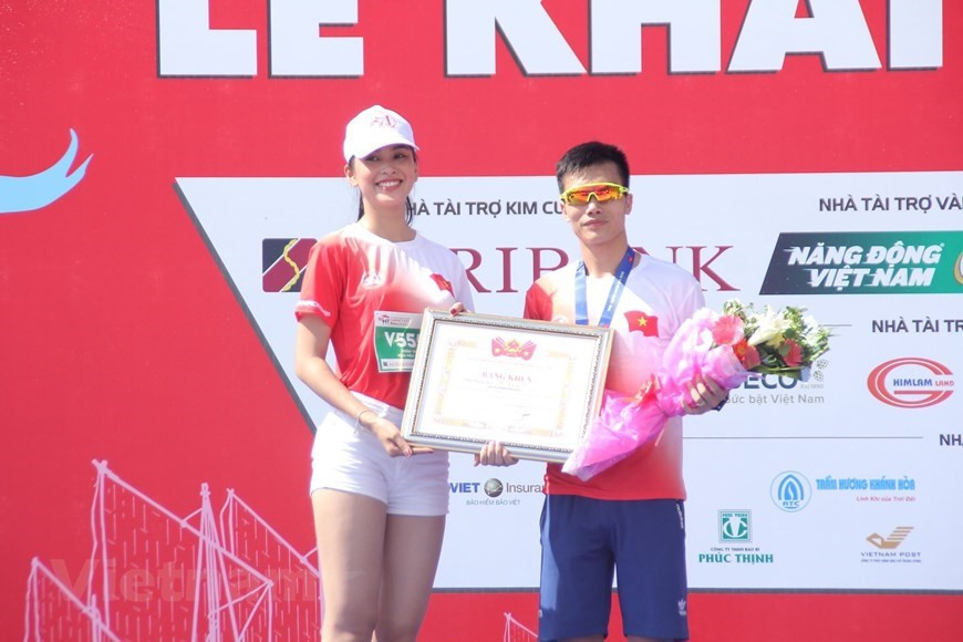 Los atletas profesionales compiten en cuatro distancias, incluidos 5 km, 10 km, 21 km y 42 km, mientras que los corredores aficionados se unen a eventos de 10 km, 21 km y 42 km (Foto: Vietnam +)