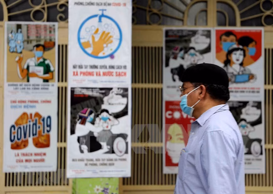 Desde su lanzamiento, el concurso ha recibido más de 100 carteles de 23 artistas (Foto: VNA)