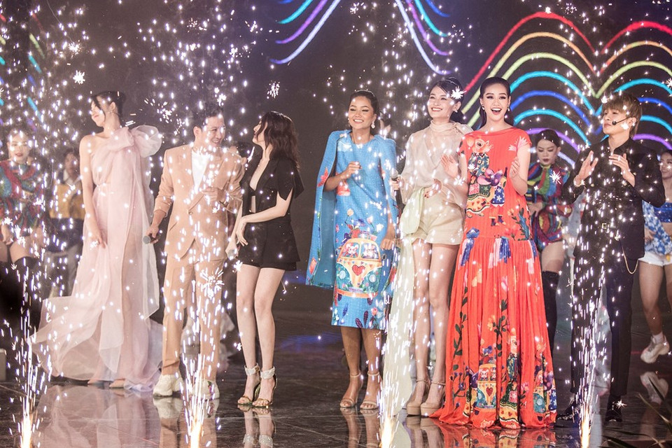 Nguyen Tran Khanh Van ganó el título más alto del Miss Universo Vietnam 2019 (Fuente: VNA)