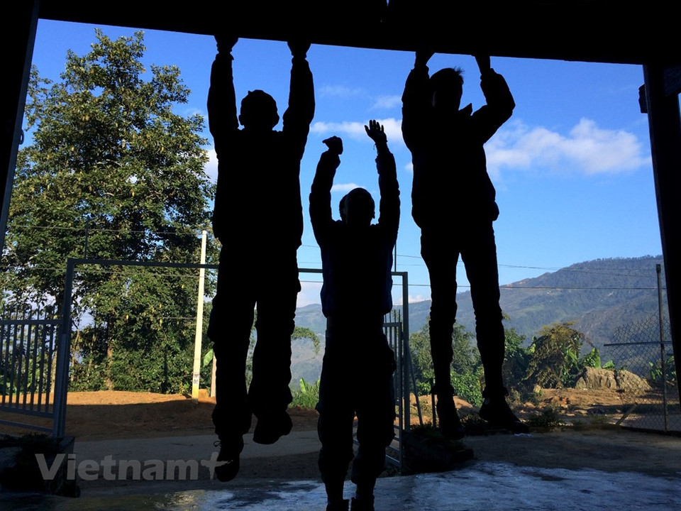 Las personas que practican “trekking” (montañismo), ya sean profesionales o aficionados, antes de cada viaje deben prepararse con buena salud. Un guía local siempre es necesario en estos viajes. (Foto: Vietnam +)