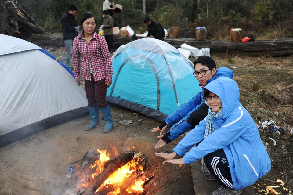 Las temperaturas en las montañas pueden ser de hasta 15 grados menos de las llanuras. A pesar del sol, todavía hace mucho frío. (Foto: Vietnam +)