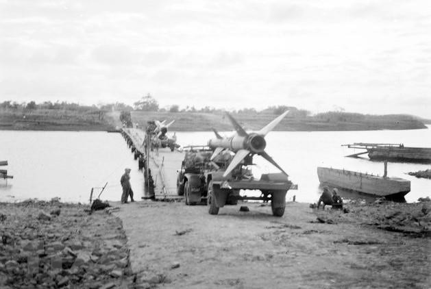 La aviación norteamericana realizó constantes ataques con la intención de cortar el suministro logístico desde la retaguardia del norte hasta el frente del sur, sin poder lograr ese objetivo. (Fuente: VNA)