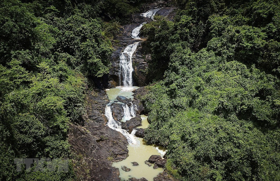 La vista desde arriba de los campos en terrazas en la comuna de Thach Yen (Foto: VNA)