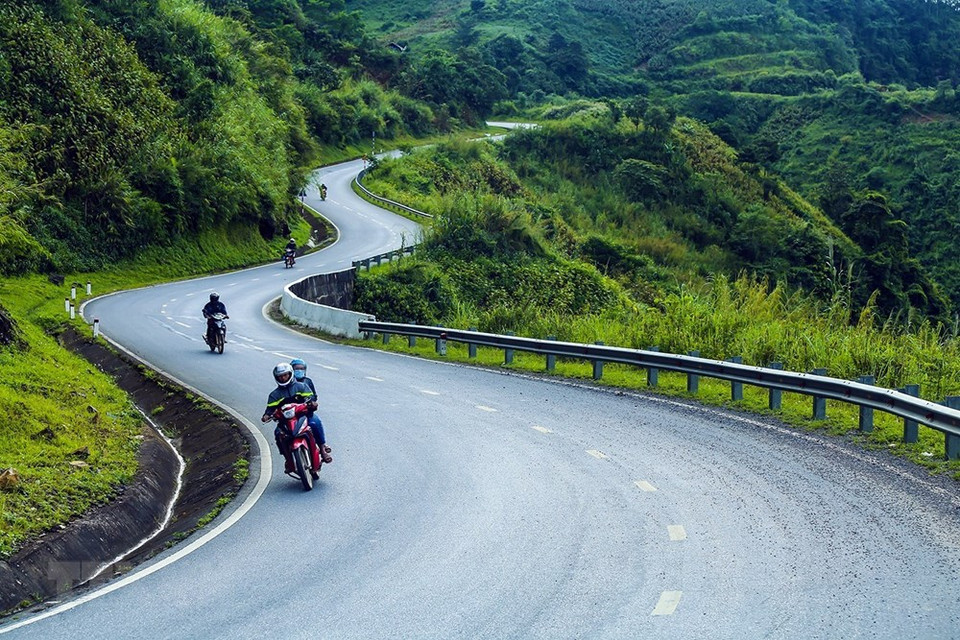Las tierras altas del noroeste de Vietnam son muy atractivas por los sinuosos pasos de montañas. (Foto: VNA)