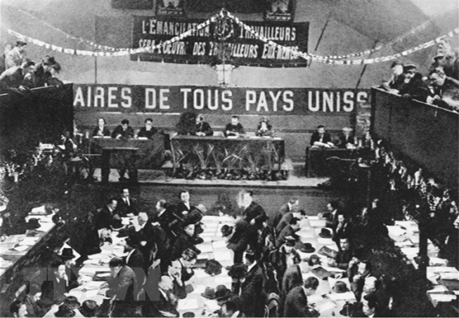18º Congreso Nacional del Partido Socialista Francés en la ciudad de Tours, del 25 al 30 de diciembre de 1920. El joven patriota Nguyen Ai Quoc (presidente Ho Chi Minh) asistió al Congreso como delegado de Indochina. (Foto: Archivo de VNA)