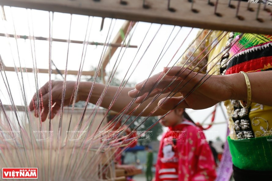 Telares de la etnia Thai son de madera y generalmente son grandes (Foto: VNA)