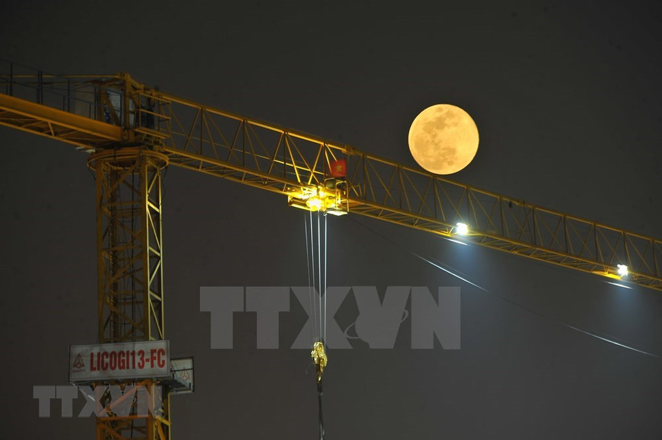 Una superluna coincide con la luna llena cuanda la misma se acerca más a la Tierra en su órbita. (Foto: VNA)