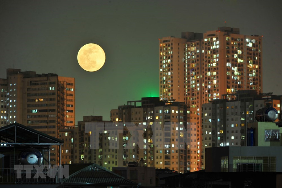 La superluna aparece en la noche del 7 de mayo de 2020 (hora de Vietnam) (Foto: VNA)