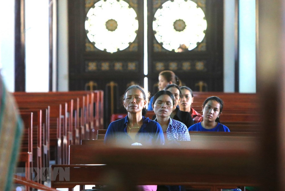 Las vidrieras de la catedral Kon Tum (Foto: VNA)