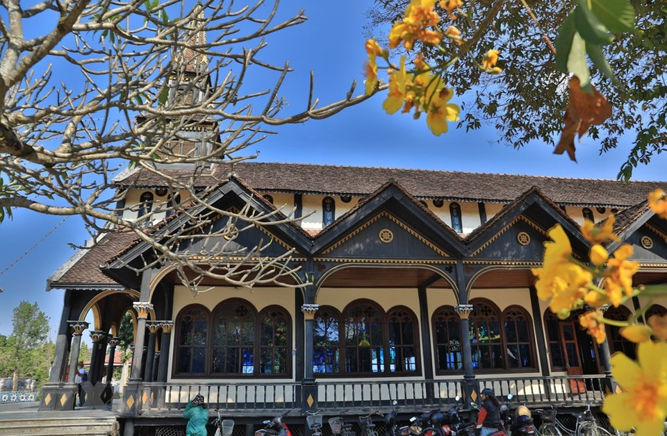 La típica cultura de las etnias de Altiplanicie Occidental de Vietnam se presenta en esta obra (Foto: VNA)