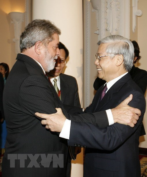 Presidente de la Asamblea Nacional, Nguyen Phu Trong, se reunió con el presidente brasileño, Luiz Inácio Lula da Silva, durante su visita oficial a Vietnam, el 10 de julio de 2008, en Hanoi. (Foto: VNA)