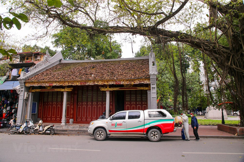 La desinfección en los centros turísticos en el caso antiguo de Hanoi ( Foto: Vietnam +)
