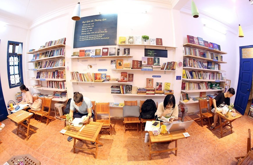 La biblioteca en el número 66, en la calle Chua Lang, distrito de Dong Da, Hanoi, se abre a los amantes de la lectura de 9 a 21 horas todos los días (Foto: VNA)