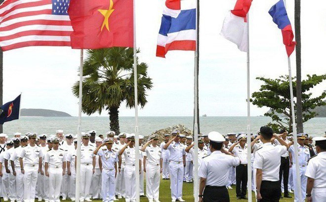 La Armada vietnamita participó en los Ejercicios Marítimos de la ASEAN y los EE. UU. (AUMX) del 2 al 6 de septiembre de 2019 en el Golfo de Tailandia y la costa sur del Cabo Ca Mau. (Foto: VNA)