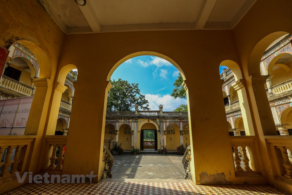 Donde se encuentra la casa es una gran colina, orientada al sureste, tres de los cuatro lados de la montaña. (Foto: Vietnam +)