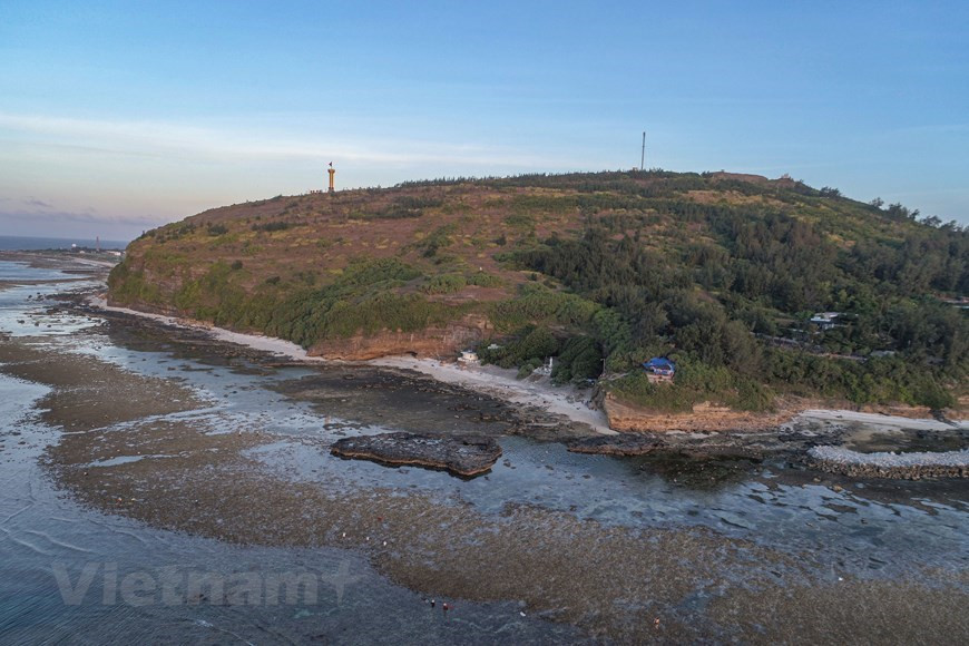 Hermosas carreteras de montaña conducen a Chua Hang (pagoda de la cueva) (Foto: VietnamPlus)