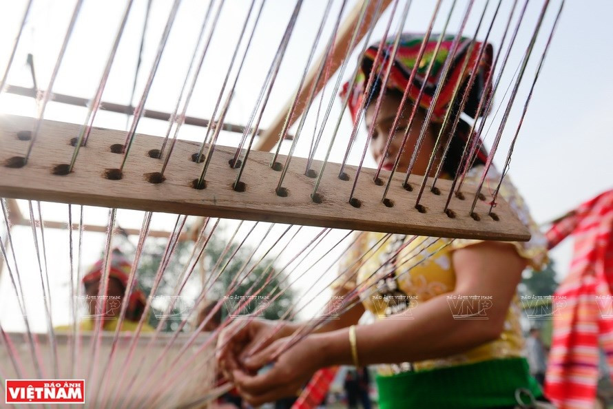 Producción de brocados ayuda a mantener la característica cultural típica de la minoría étnica tailandesa (Foto: VNA)