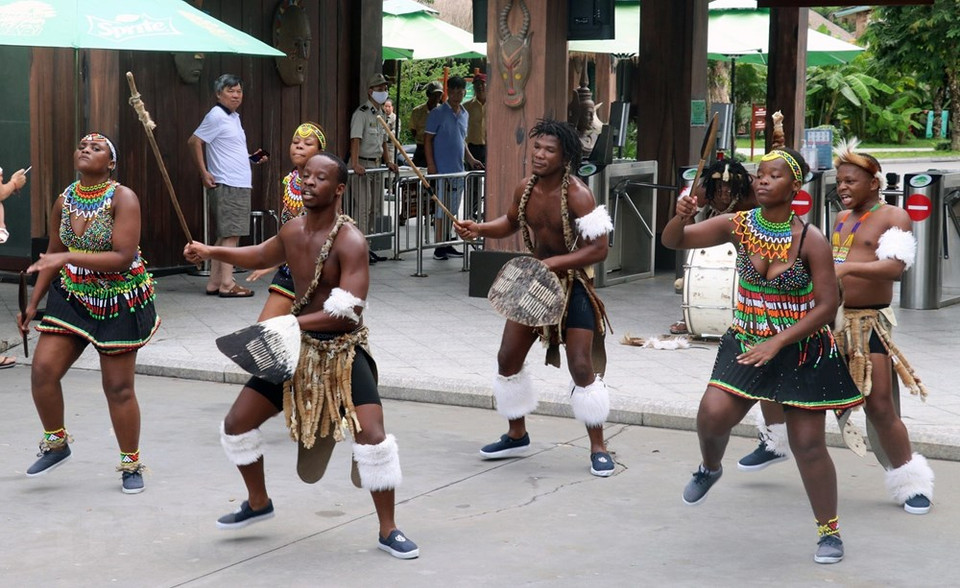 Danza africana en Vinpearl Safari Phu Quoc (Foto: VNA)