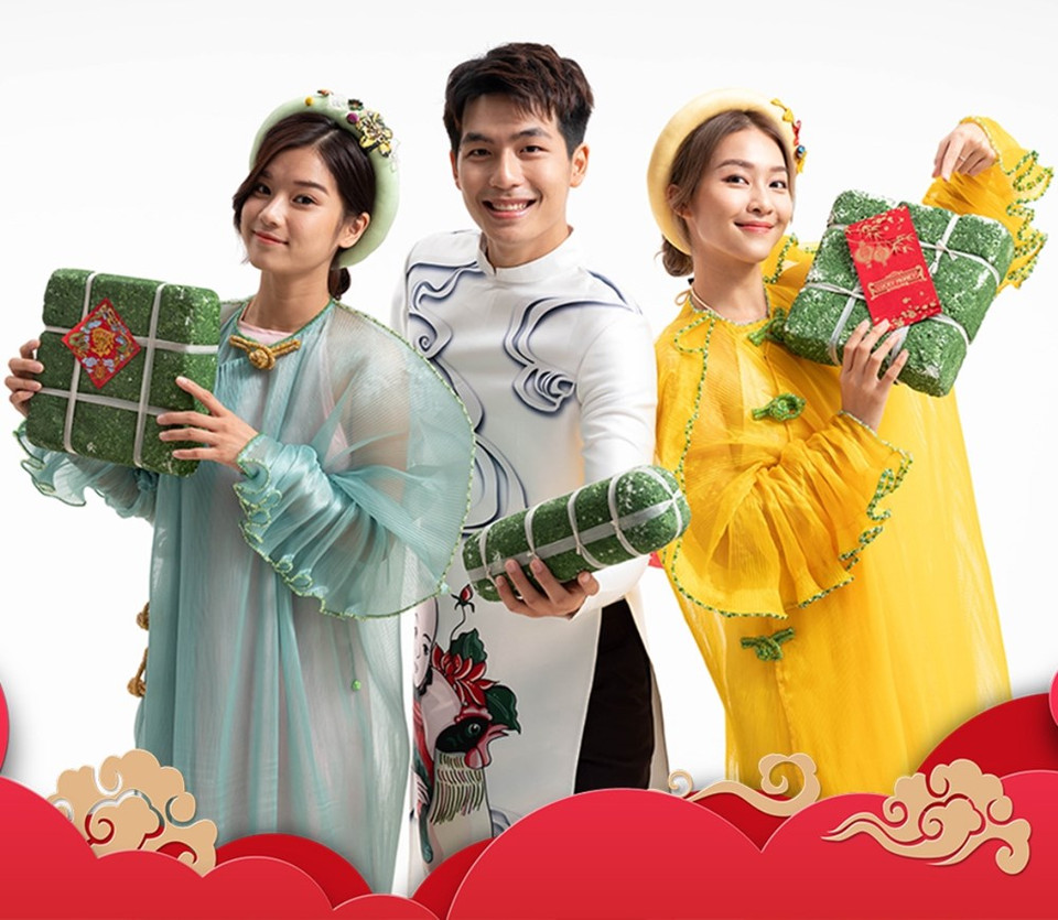 Hoang Yen, Quoc Anh y Kha Ngân en trajes tradicionales (Foto: CTV/Vietnam+)