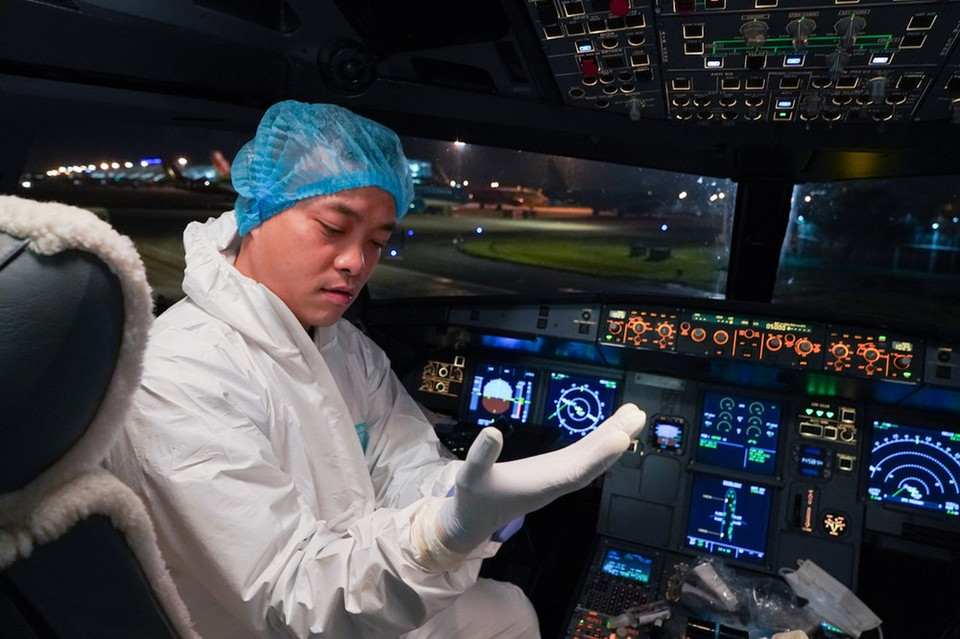 Capitán Hoang Dinh Trang del vuelo especial de Vietnam Airlines. (Foto: Vietnam Airlines)