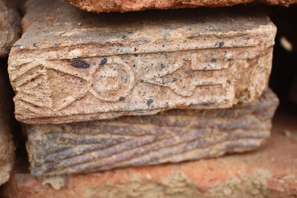 El patrón en el ladrillo de la antigua tumba de ladrillo en la comuna de Gia Thuy, distrito de Nho Quan, provincia de Ninh Binh. (Foto: VNA)