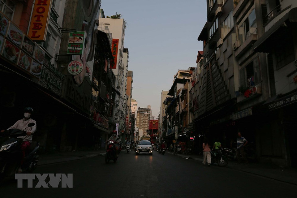 Casi no hay gente en la calle peatonal Bui Vien, en el distrito 1 (Foto: VN)